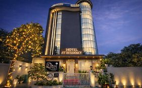 Qotel Comfort At Residency Kaushambi Near Anand Vihar Railway Station